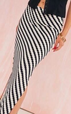 Black Striped Textured Flippy Maxi Skirt -Cheap Glamarish Store fc5ee25ef99b9652d31e7fa49f7569b76290770b cnd9915 4